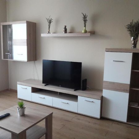 Studio+19 Apartman Kazincbarcika Eksteriør bilde