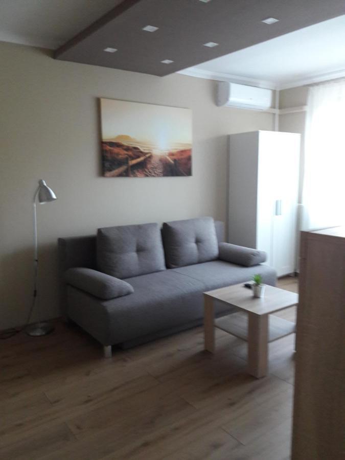 Studio+19 Apartman Kazincbarcika Eksteriør bilde